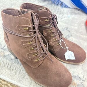 Earth Women's Lace Up Brown Boots